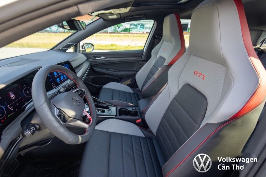 Ghế thể thao GTI được trang bị trên Volkswagen Golf GTI 2.0 TSI