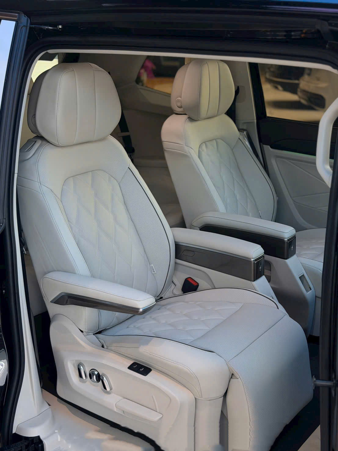 Nội thất xe Volkswagen với chất lượng hoàn thiện cao.