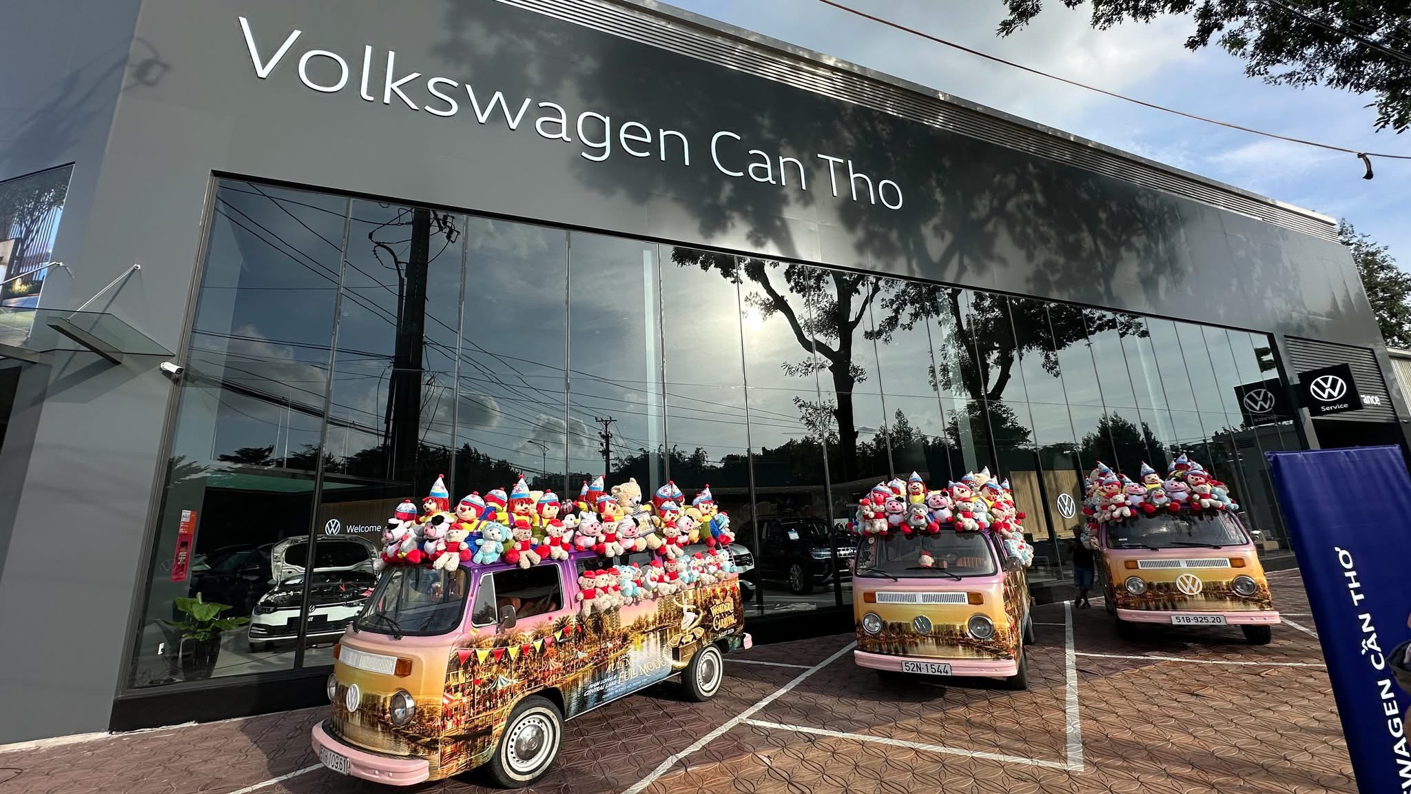 Volkswagen Kombi tại showroom Volkswagen Cần Thơ đạt tiêu chuẩn Urban Store toàn cầu.